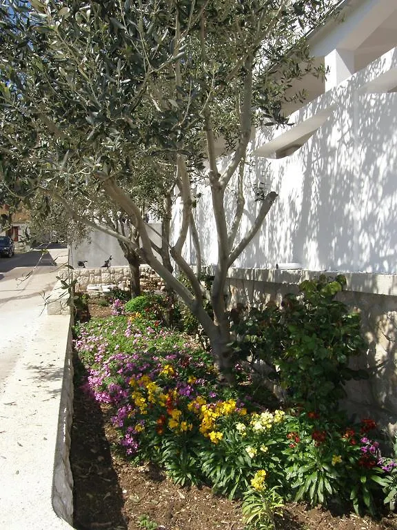 Apartments Marino Povljana Croazia