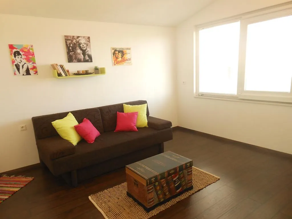 Apartments Marino Povljana
