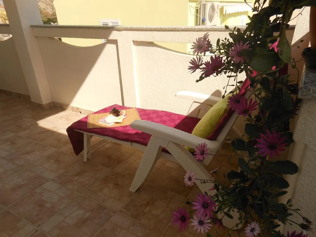 Apartments Marino Povlja  0*, Povljana Croatia