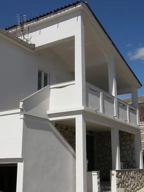 Apartments Marino Povljana